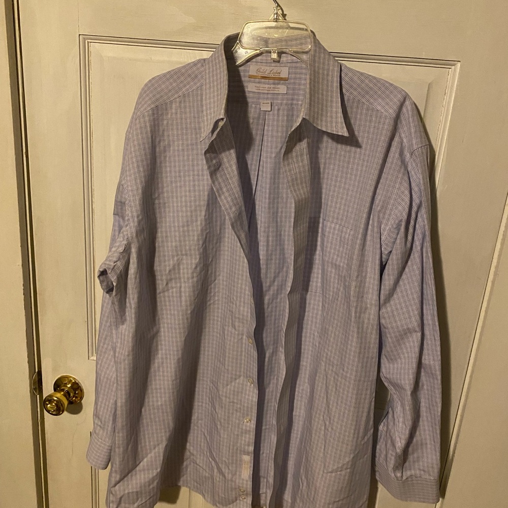Roundtree & Yorke Lavender Casual Button Down Shirt